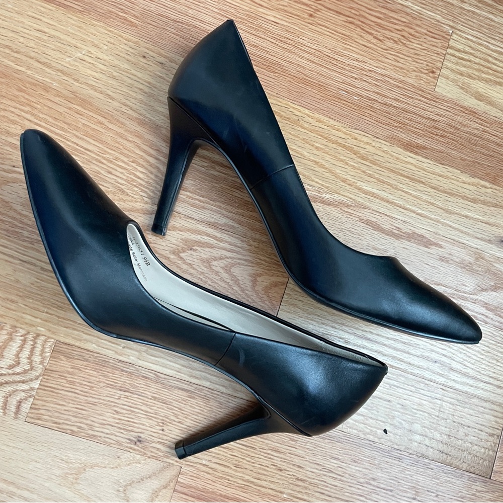 Cole haan Classic Black Pointed-Toe Stiletto Pumps - Women
